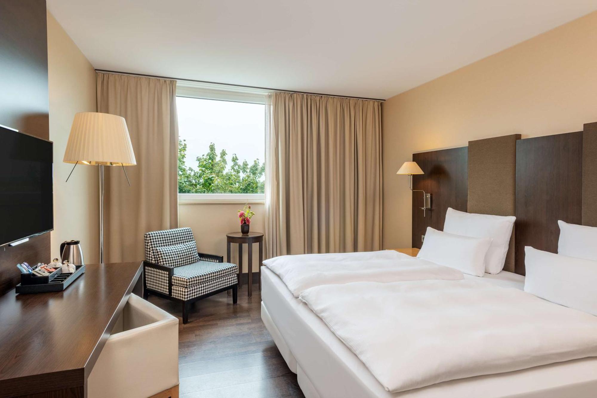 Hotel Nh Stuttgart Airport Filderstadt Exterior foto